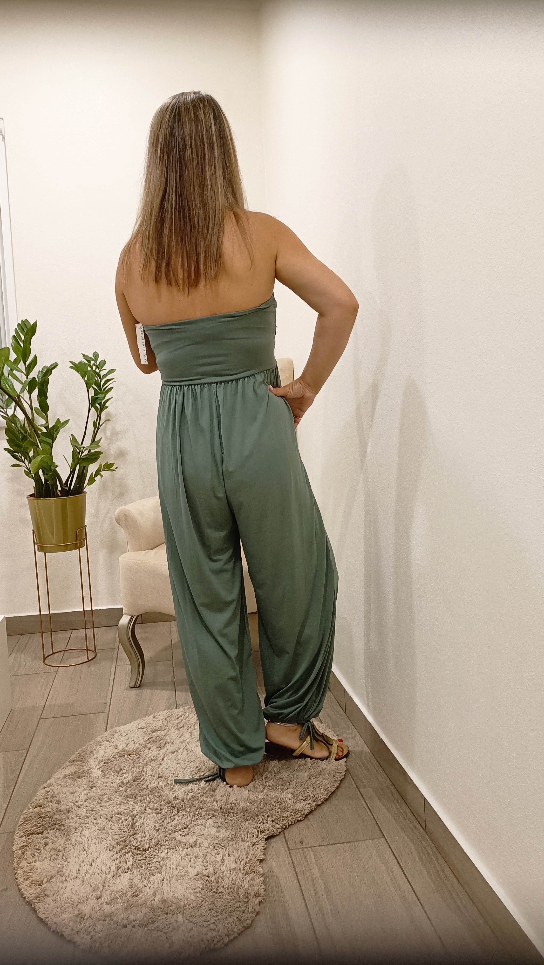 Bella - Macacao Elegante e Fluido