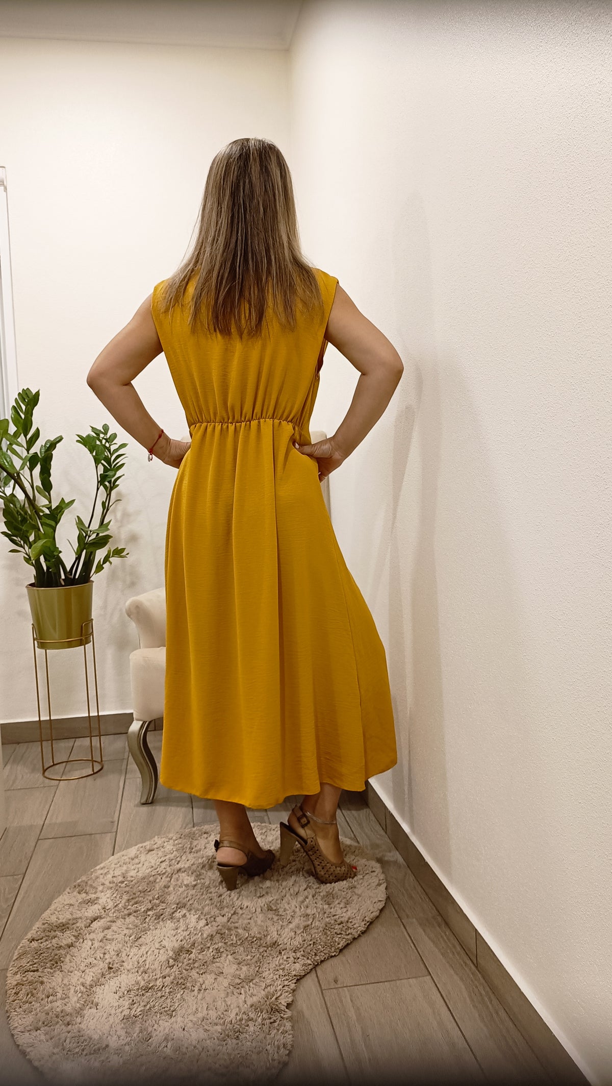 Diana - Vestido Midi Sofisticado